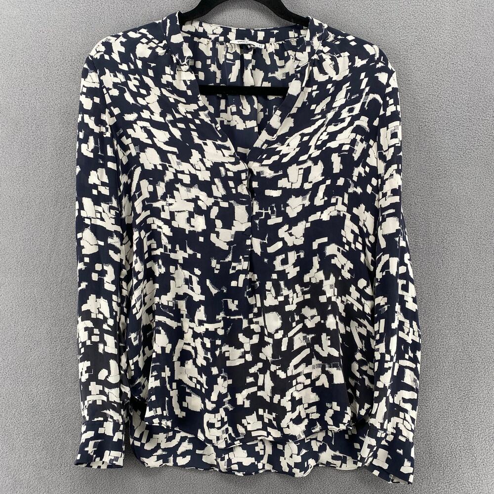 Vince 100% Silk Abstract Artsy Print Button Down Shirt Womens 4 Blue White